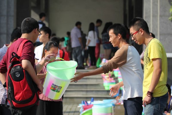20140904新生报到 (9).jpg